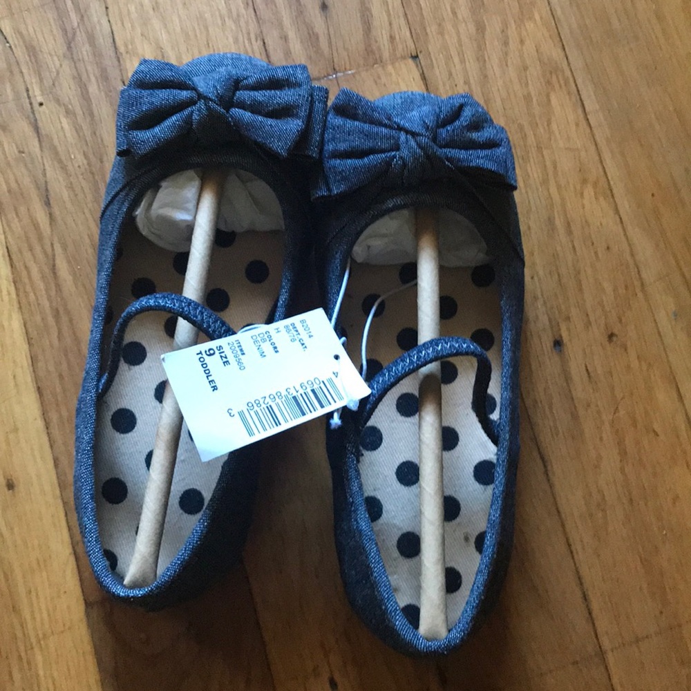 Brand new size 9 toddler girls shoe!